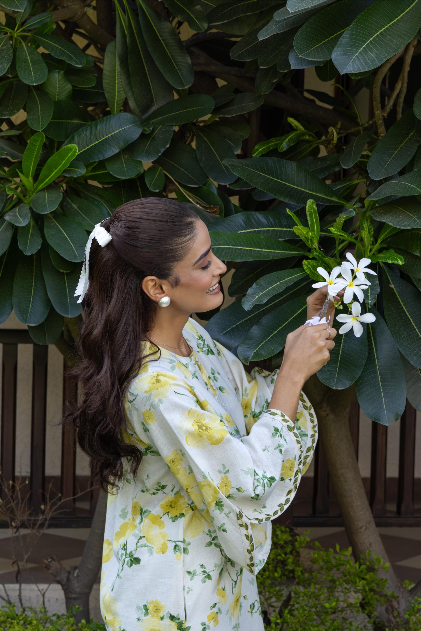 NOOR ERA - KURTA AND PANT SET PASTEL YELLOW FLORAL