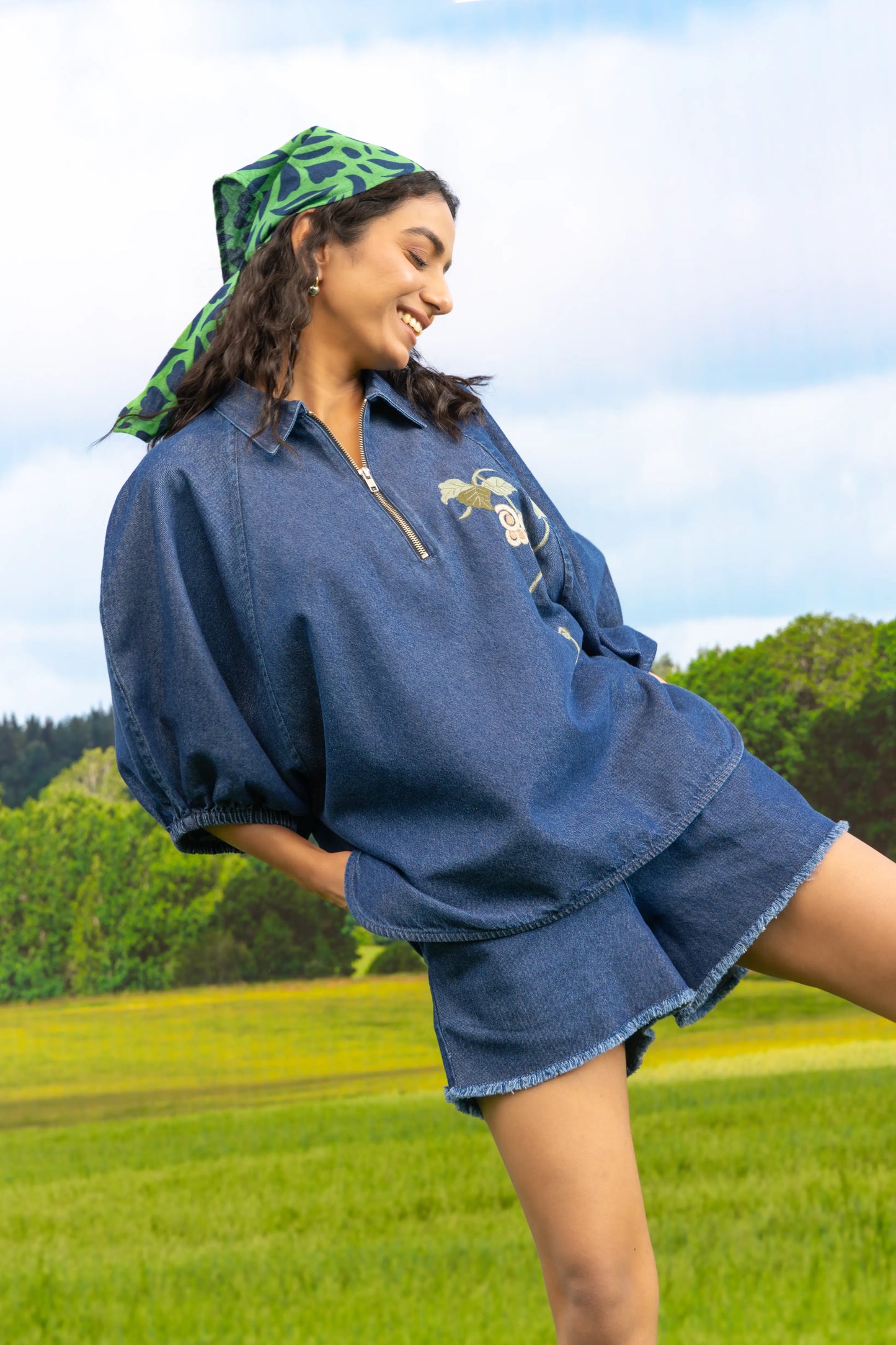 Core Bottom Short Dark Wash