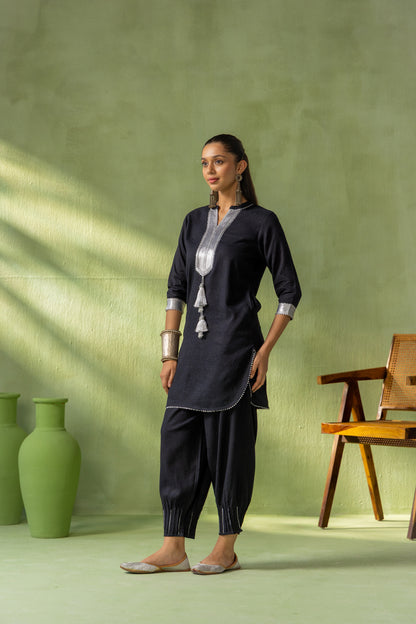 Zoya Kurta Pant Set Black Twin Tassel
