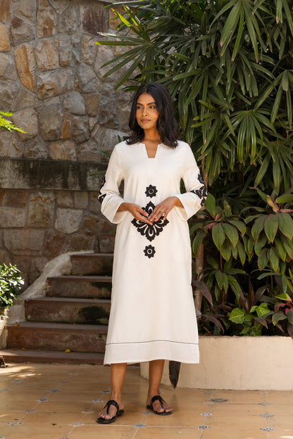 Abstra Kaftan White Abstract Flower