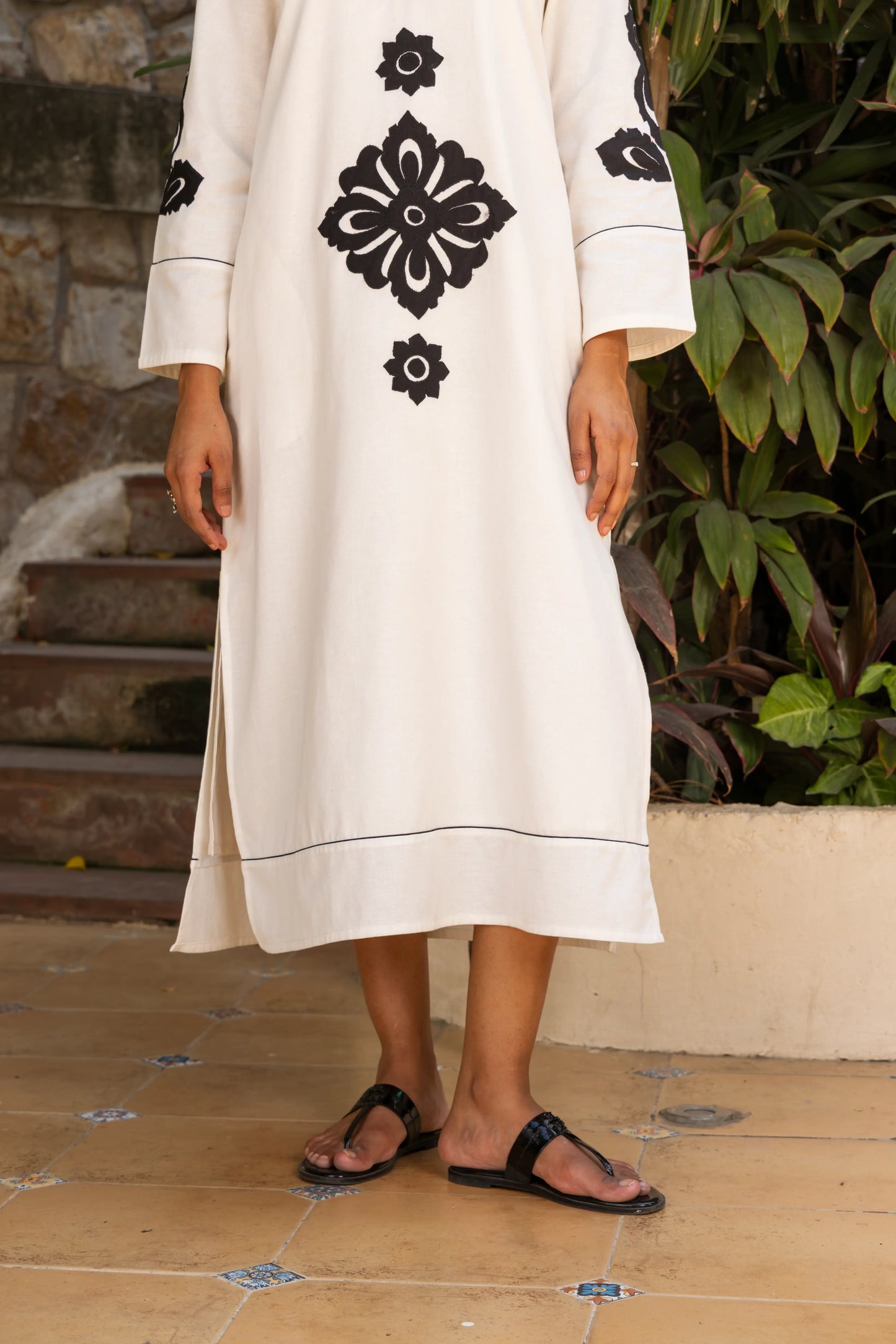 Abstra Kaftan White Abstract Flower