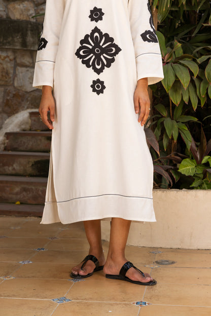 Abstra Kaftan White Abstract Flower